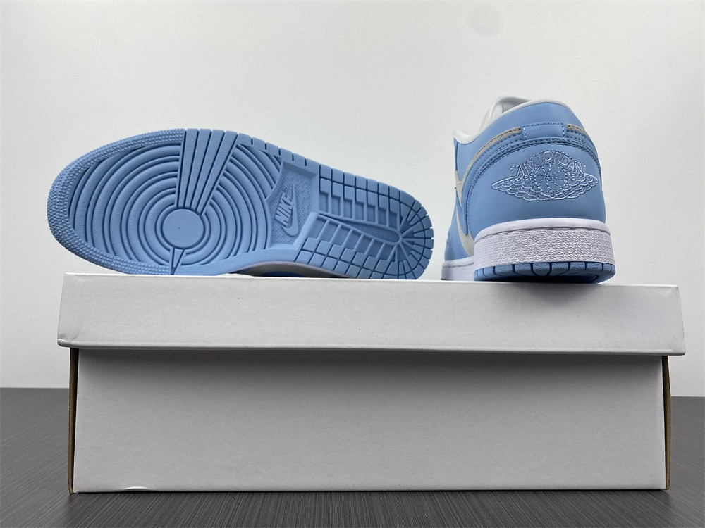 Air Jordan 1 Low "University Blue" DC0774-050