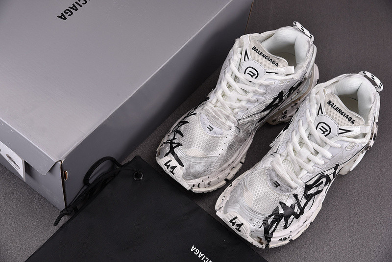 Ba*len*cia*ga runner graffiti 677403 w3ra9 9008