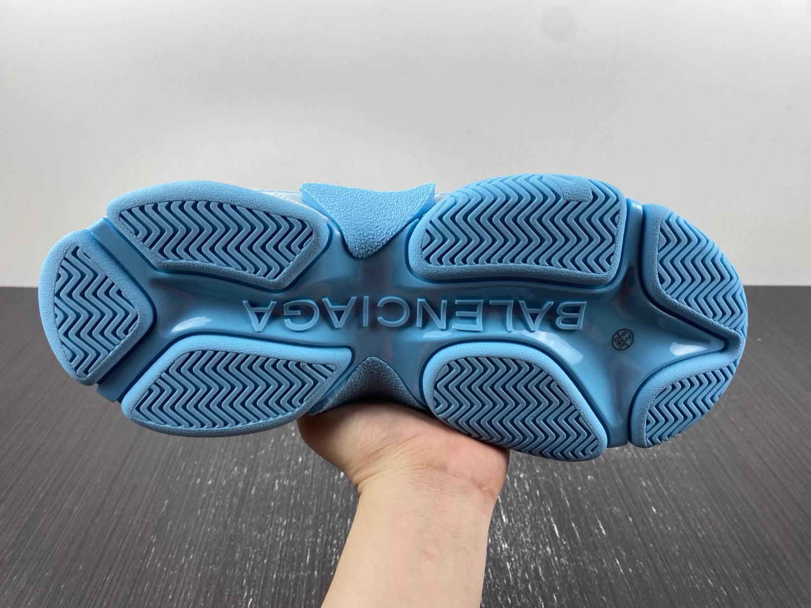 Ba*len*cia*ga triple s 710156 w3cu2 4045