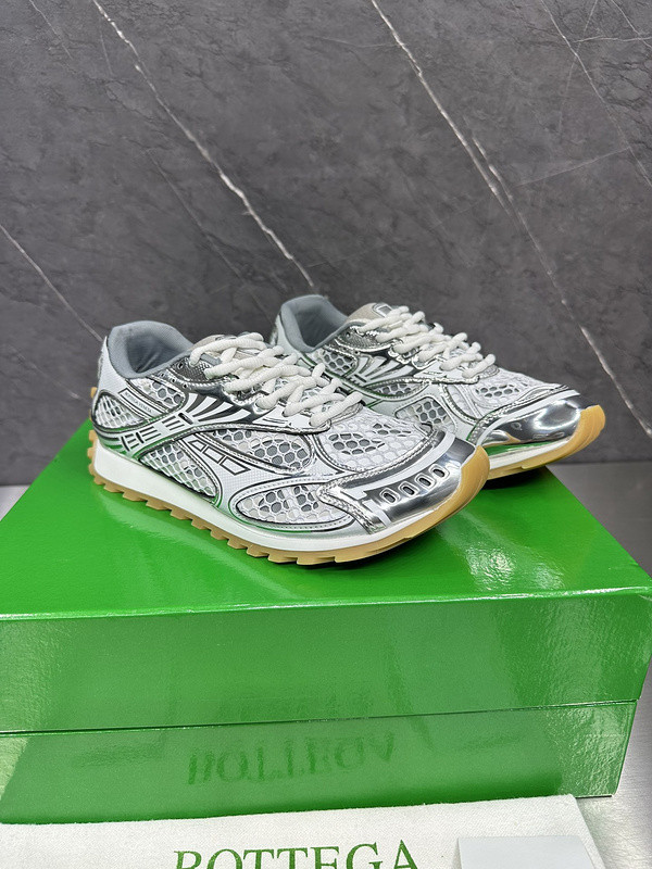 Bo*te*ga ve*ne*ta orbit low top lace up sneaker in silver & white