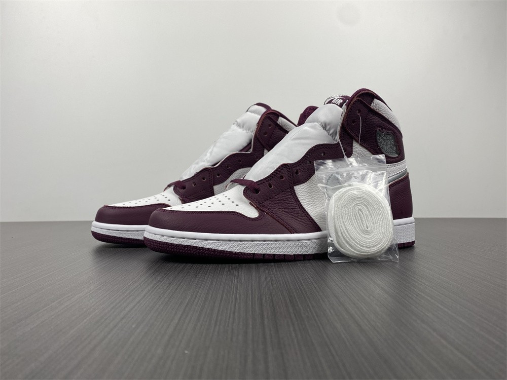 AIR JORDAN 1 RETRO HIGH OG “BORDEAUX” 555088-611