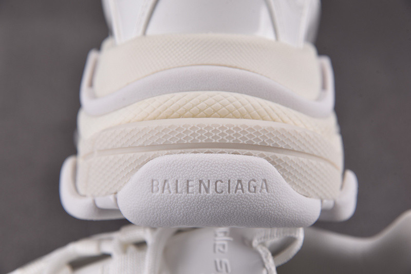 Ba*len*cia*ga triple s 734954 w2paa 9000