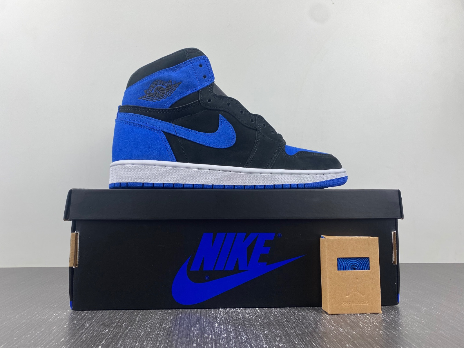 Air Jordan 1 Royal Suede DZ5485-042