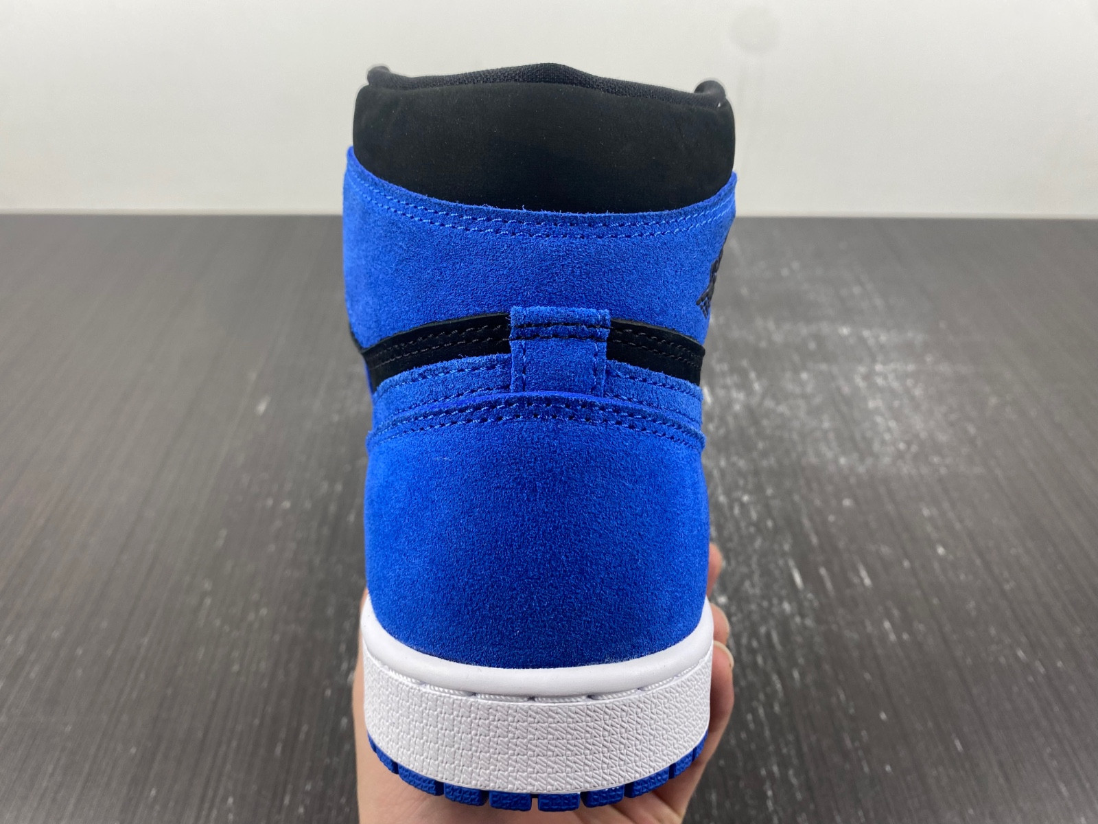 Air Jordan 1 Royal Suede DZ5485-042