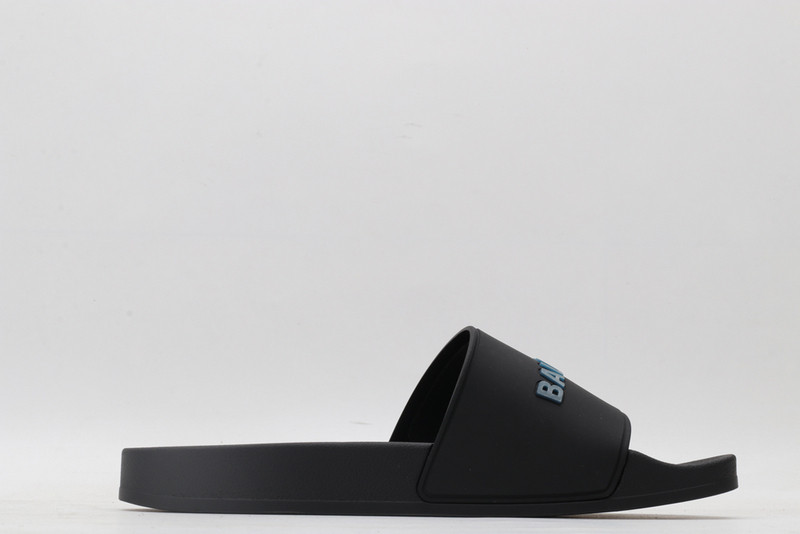 Ba*len*cia*ga black slides