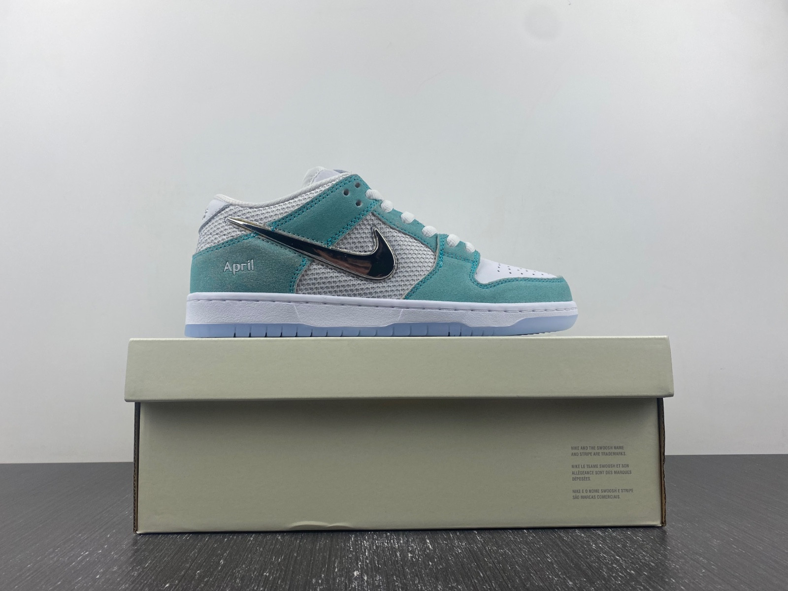 Dunk SDCAI*NIKE SB Low FD2562-400