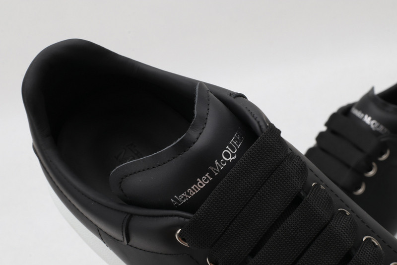 ALEXANDER MCQUEEN SNEAKER