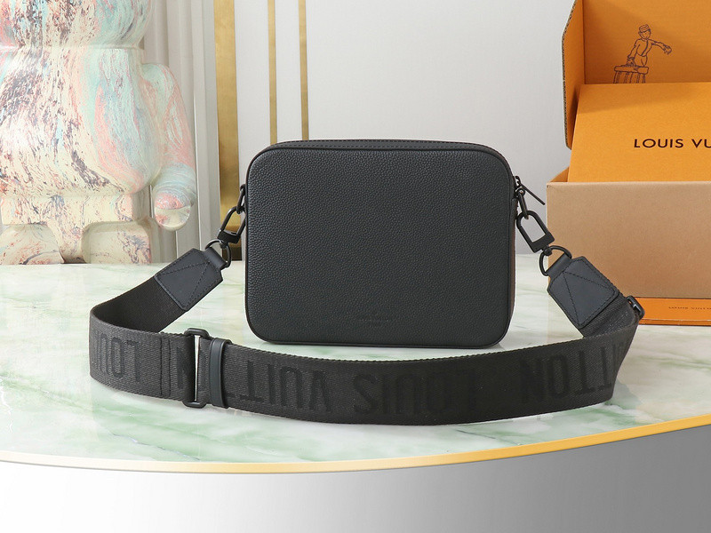 Louis Vuitton Trio Jm messenger