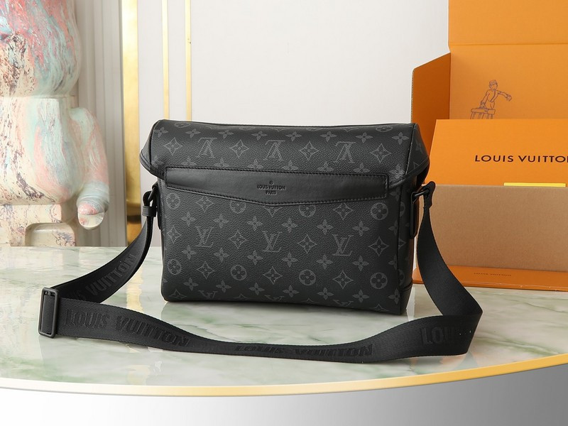 Louis Vuitton Messenger Voyager PM G65
