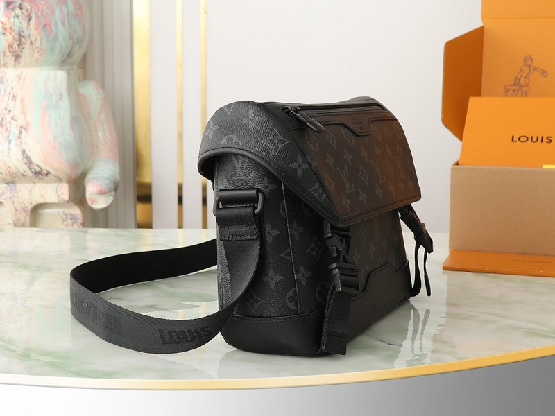 Louis Vuitton Messenger Voyager PM G65