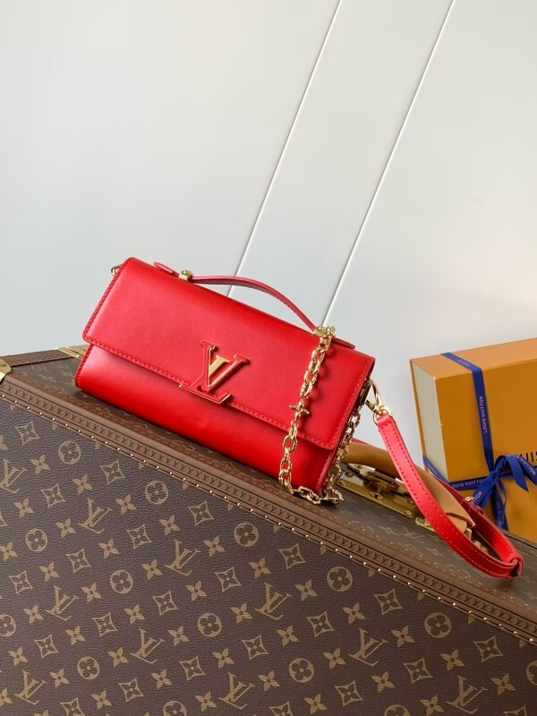 Louis Vuitton Wallet On Chain Capucines