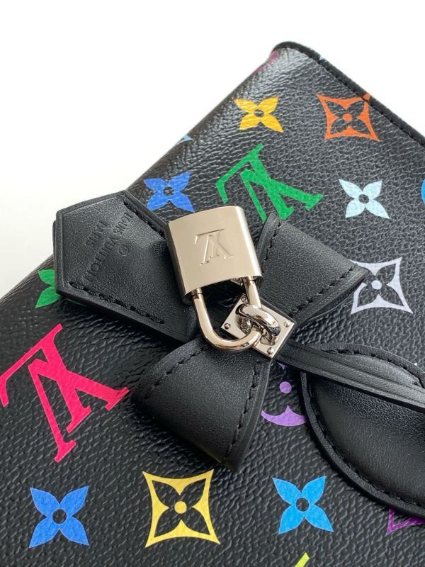 LOUIS VUITTON ONTHEGO East West