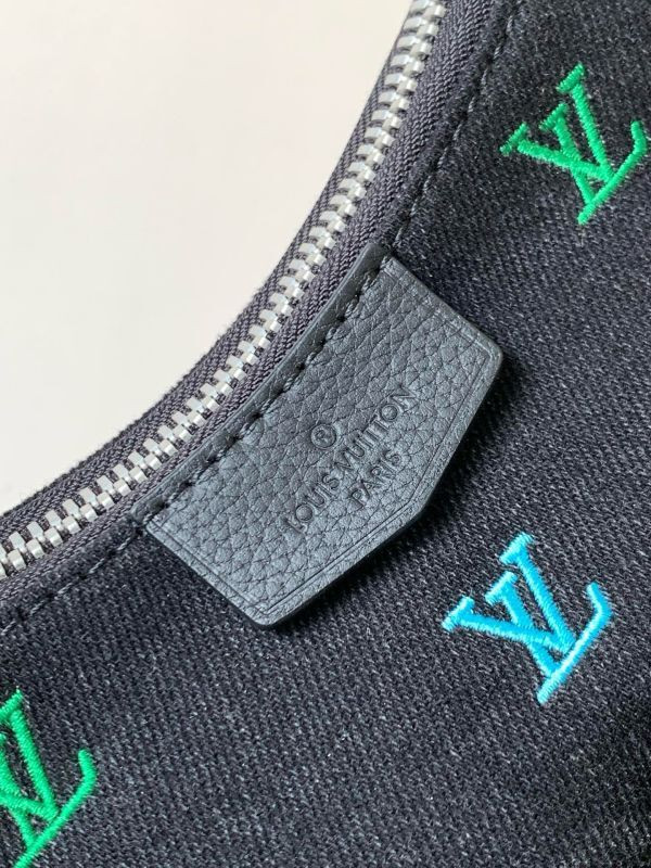 Louis Vuitton Hobo Cargo