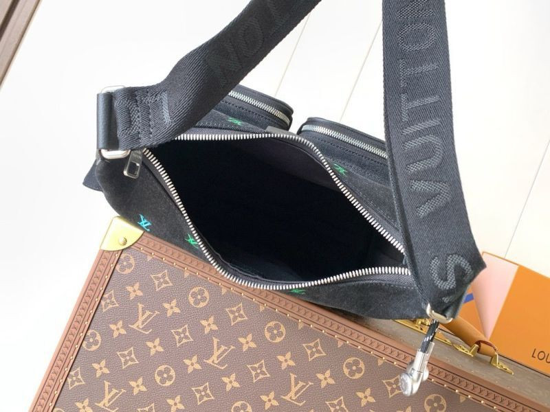 Louis Vuitton Hobo Cargo