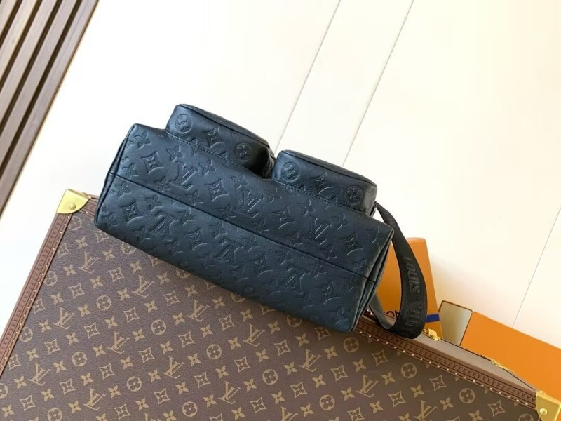 Louis Vuitton Hobo Cargo