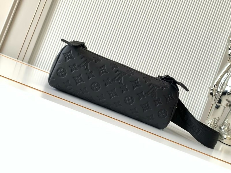 Louis Vuitton Messenger Voyager PM G65