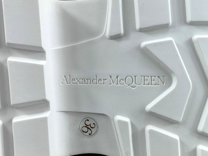 ALEXANDER MCQUEEN SNEAKER