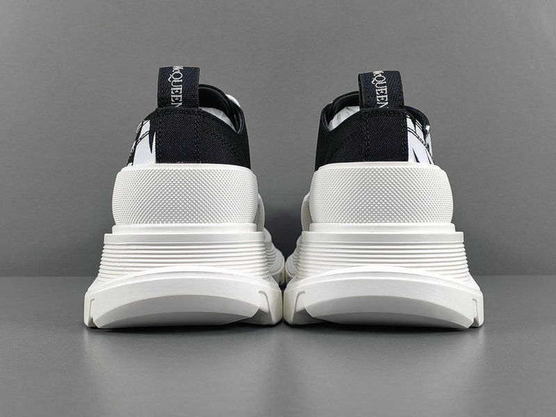ALEXANDER MCQUEEN SNEAKER