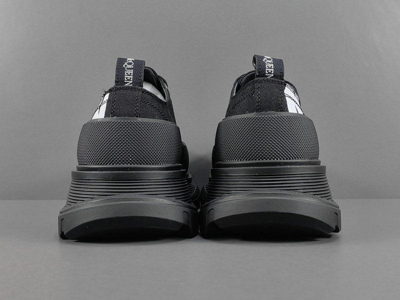 ALEXANDER MCQUEEN SNEAKER
