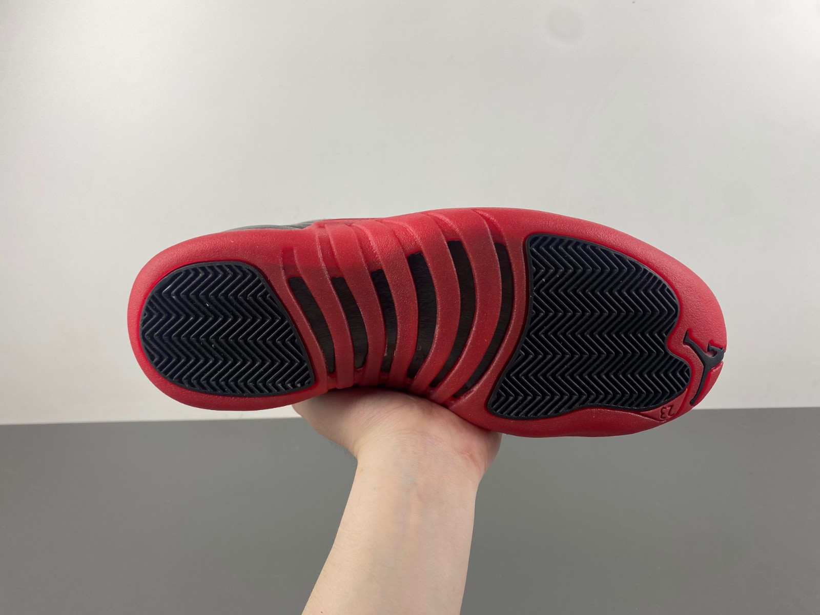 Jordan 12 Retro Flu Game (2016) 130690-002