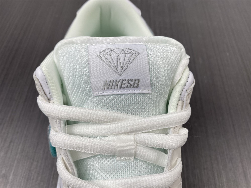 nike sb dunk low Di*m*nd s*pply co white Di*m*nd bv1310-100
