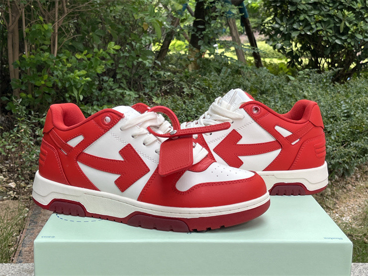 Off-White c/o Virgil Abloh