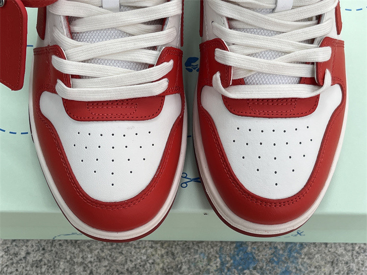 Off-White c/o Virgil Abloh