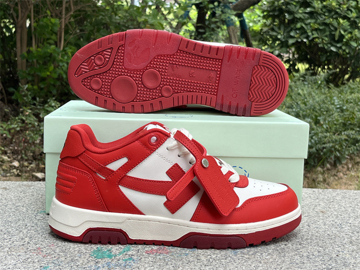 Off-White c/o Virgil Abloh