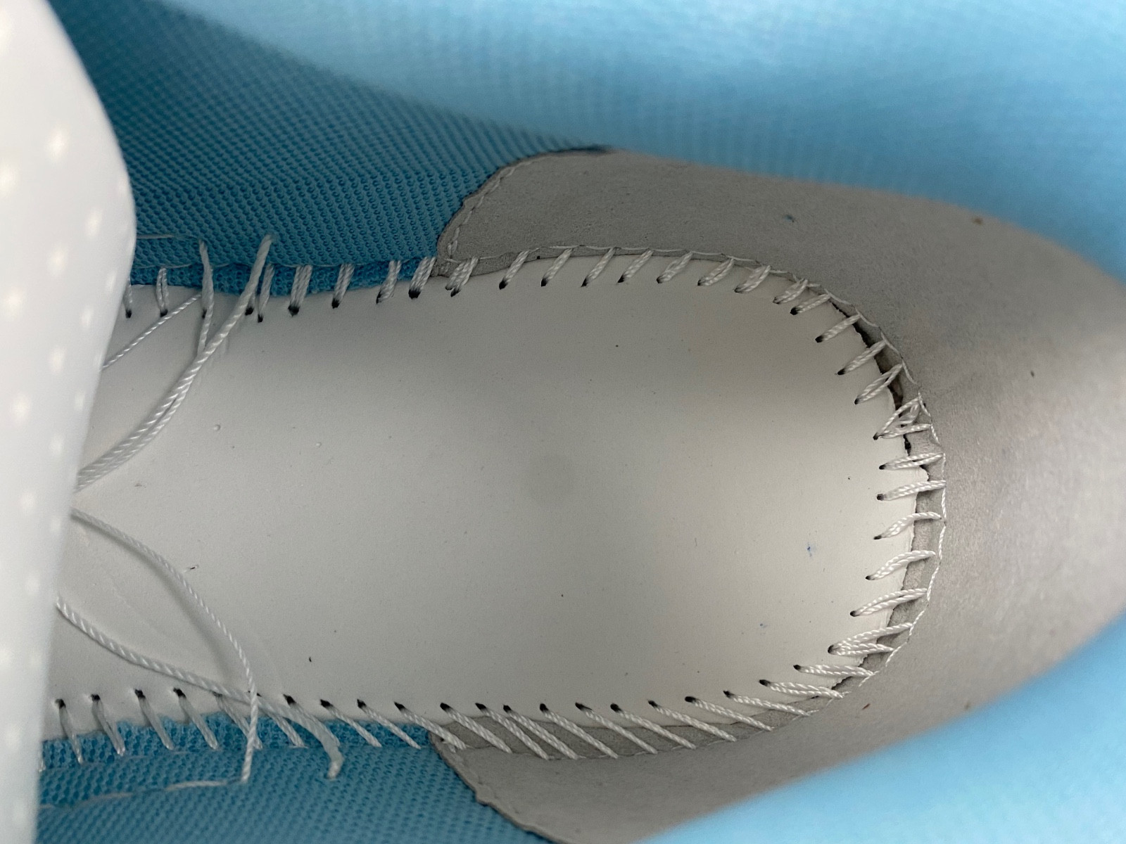 Off-White c/o Virgil Abloh