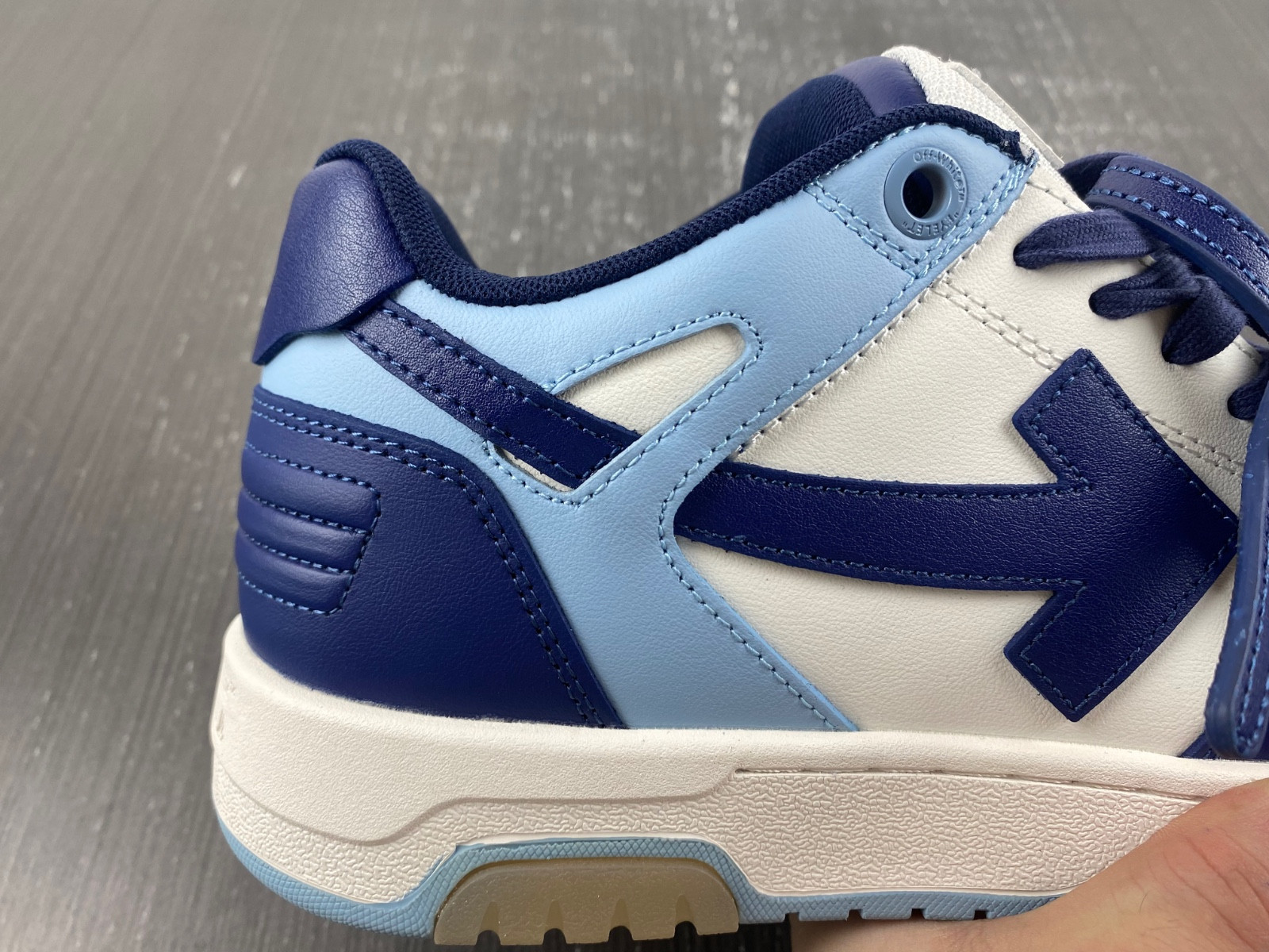 Off-White c/o Virgil Abloh