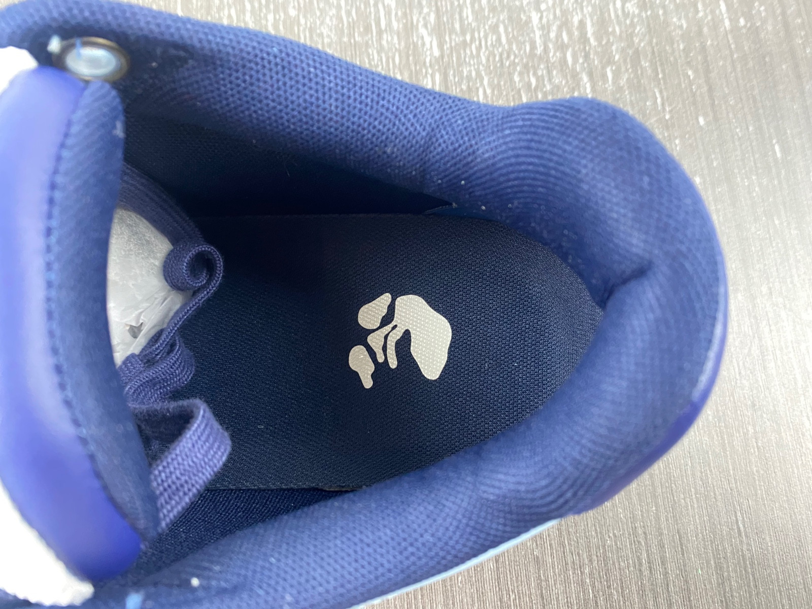 Off-White c/o Virgil Abloh