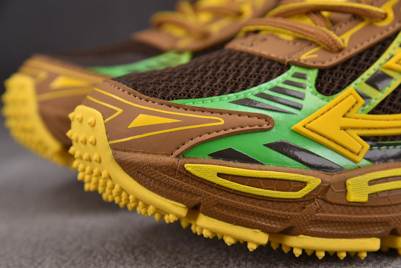 Off-White c/o Virgil Abloh