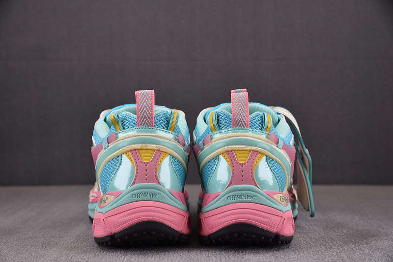 Off-White c/o Virgil Abloh