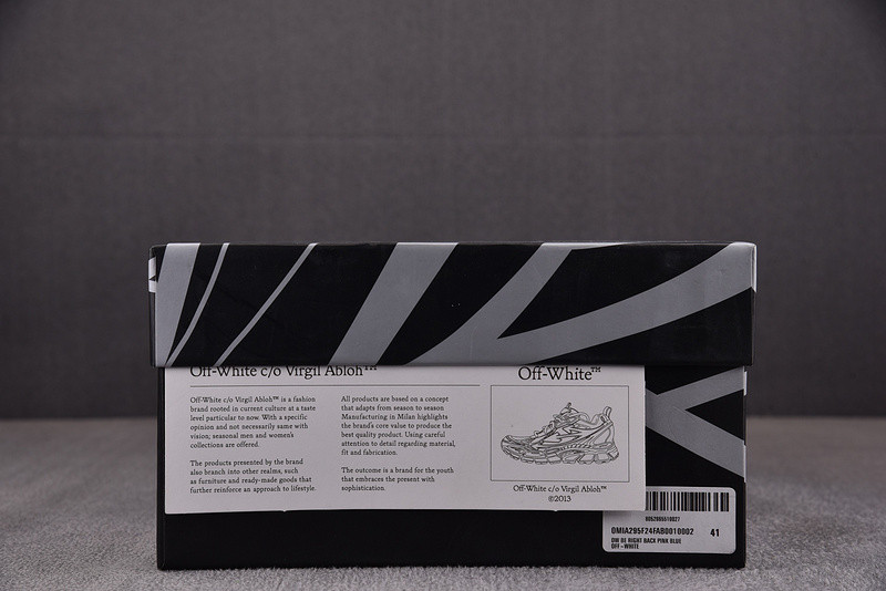 Off-White c/o Virgil Abloh