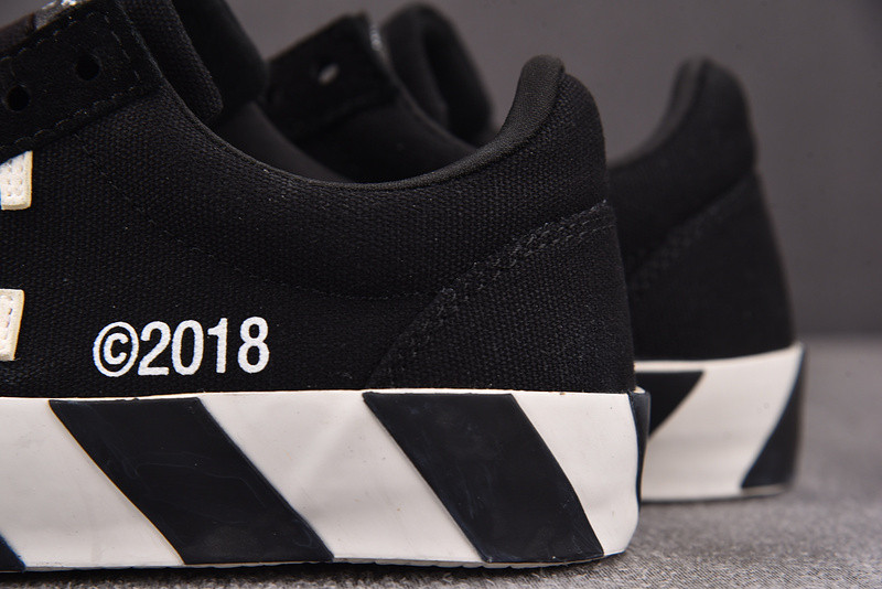 Off-White Vulc Low Top Black