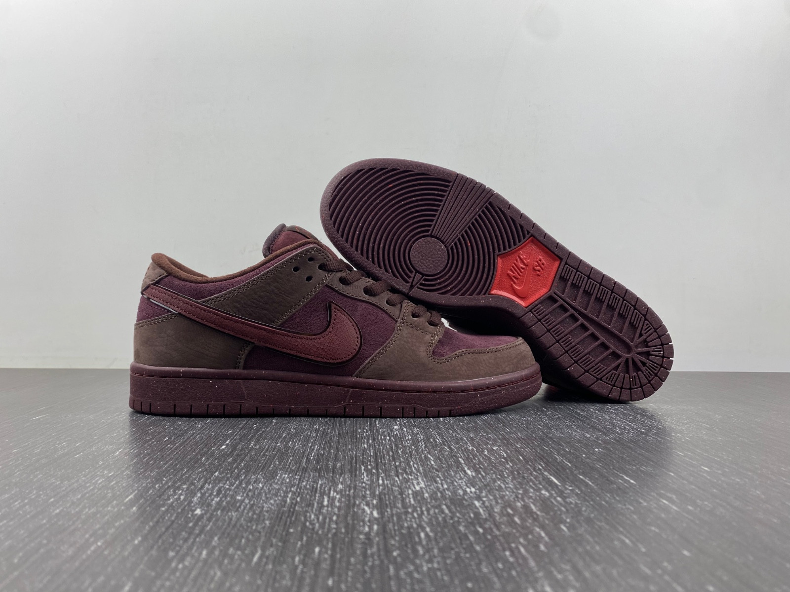 Nike SB Dunk Low Premium Valentine