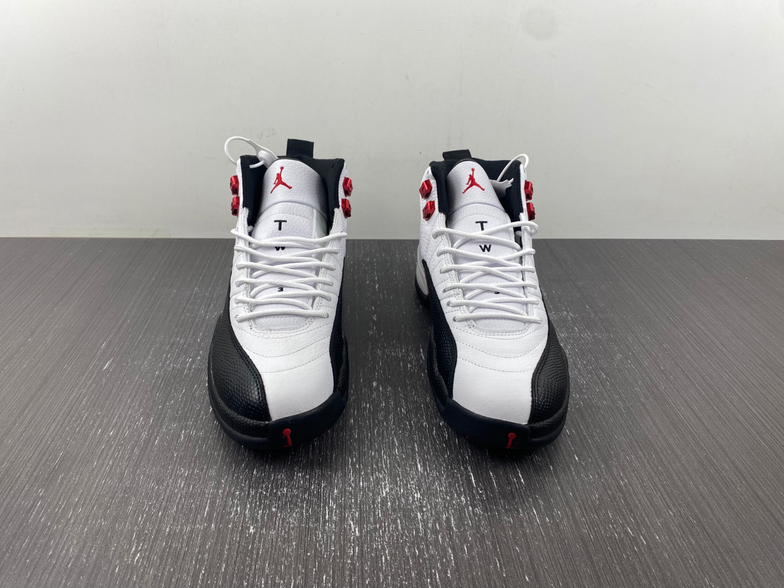 Air Jordan 12 Red Taxi CT8013-162