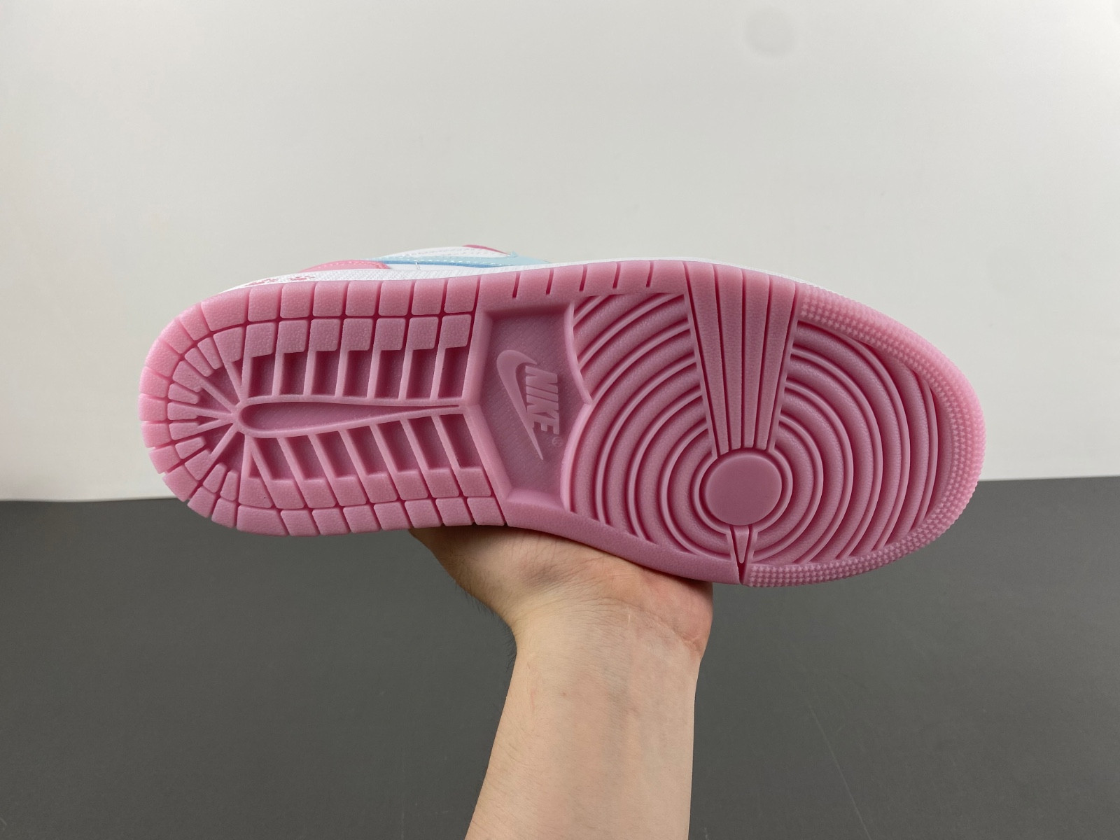 Air Jordan 1 Low "Paw Print" HM3706-141