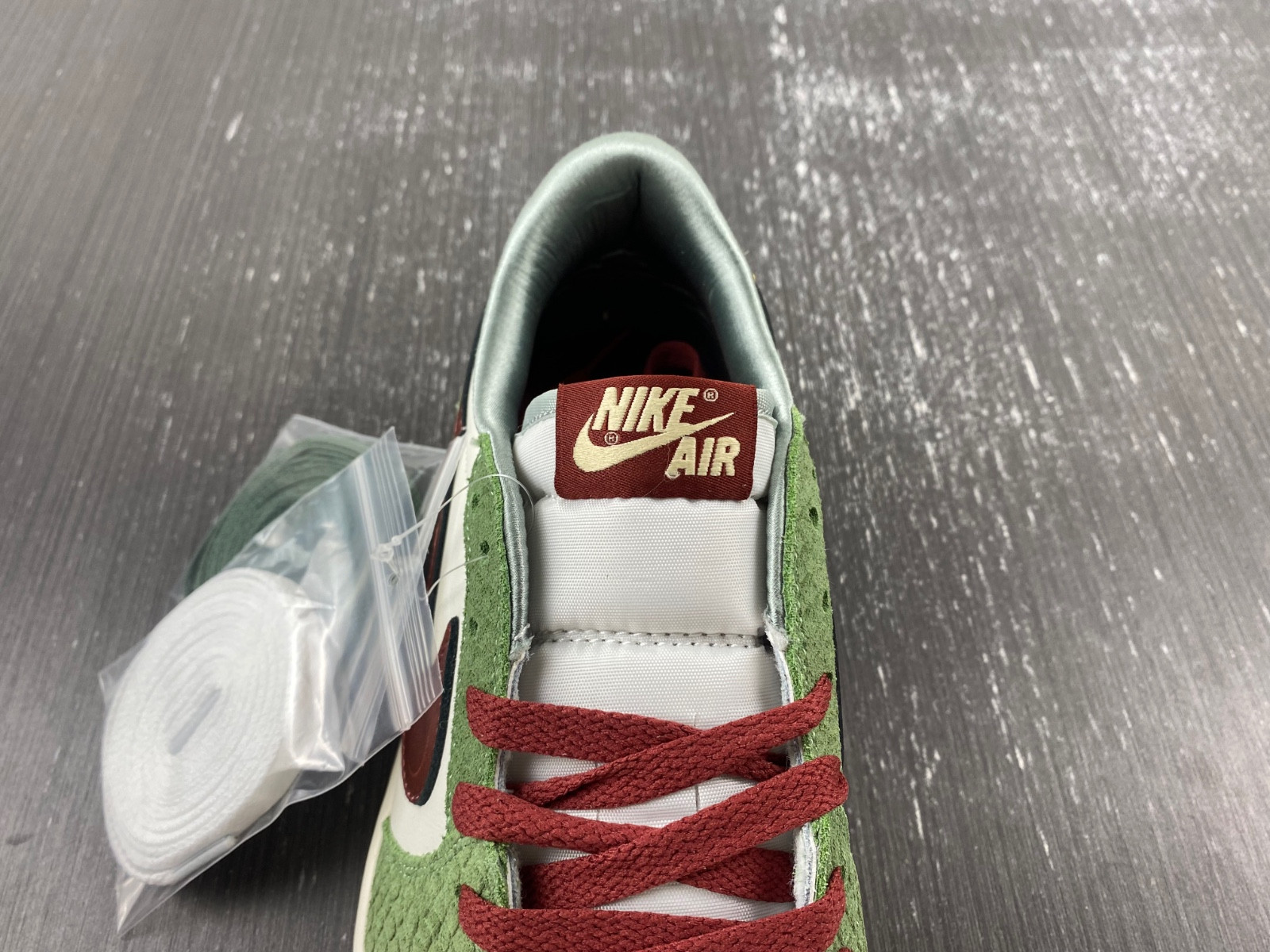 Air Jordan 1 Low OG Year of the Dragon FN3727-100