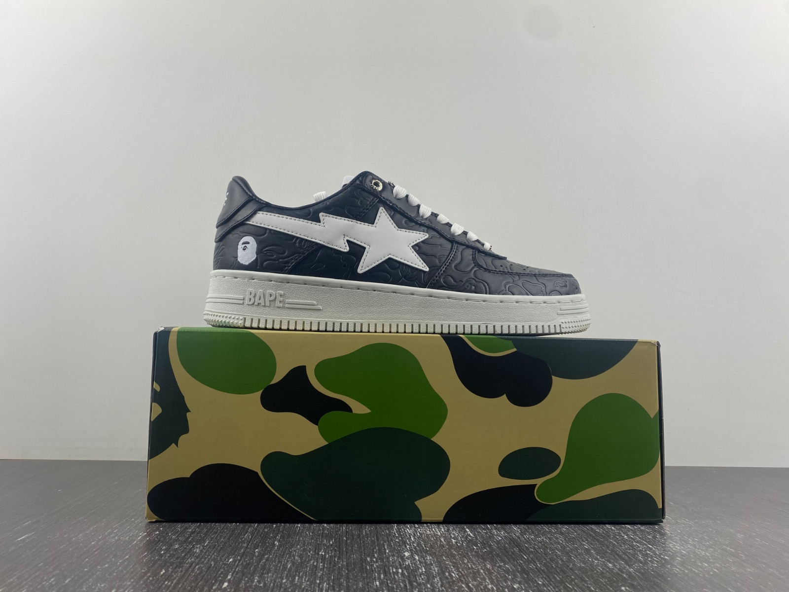 BAPE SNEAKERS
