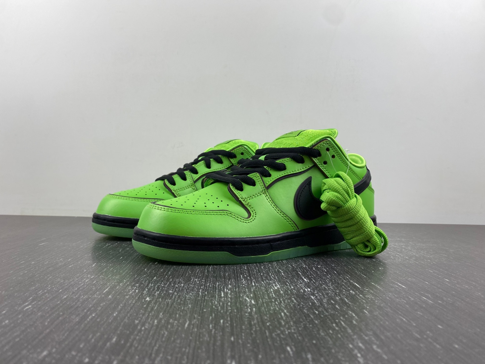 Powerpuff Girls Nike SB Dunk Low "Buttercup" FZ8319-300