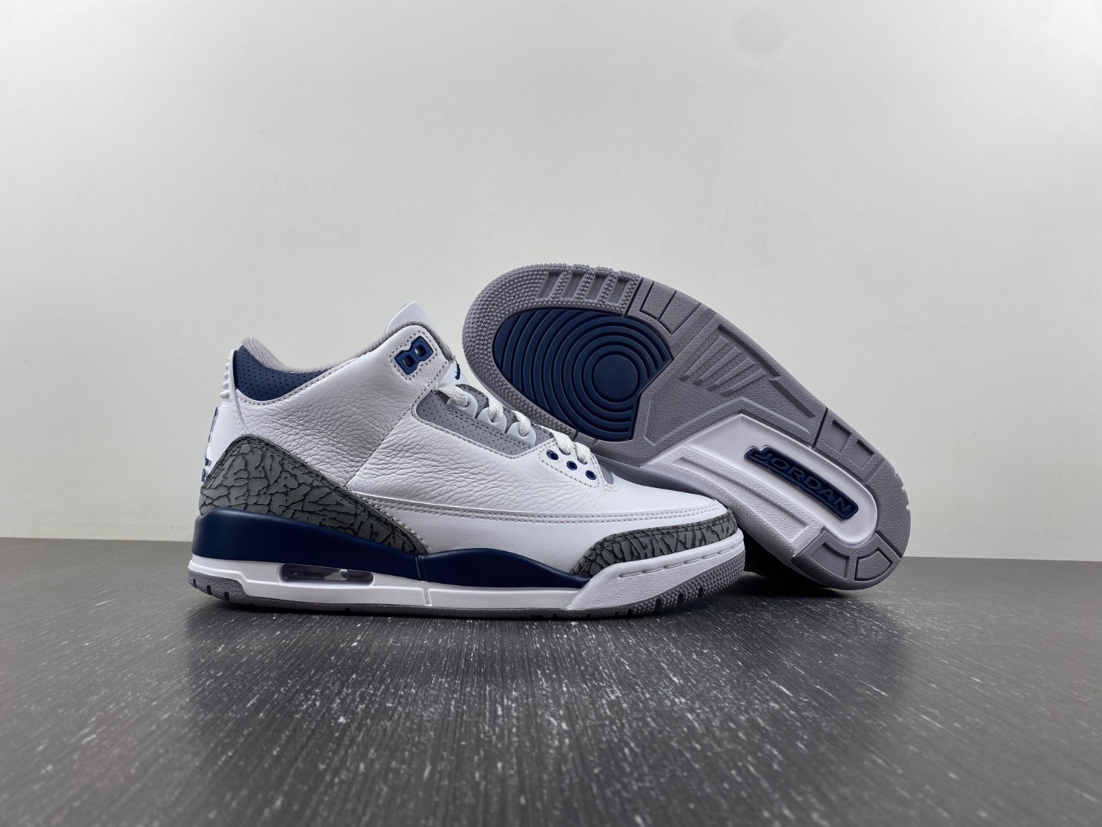 Air Jordan 3 "Midnight Navy" CT8532-140