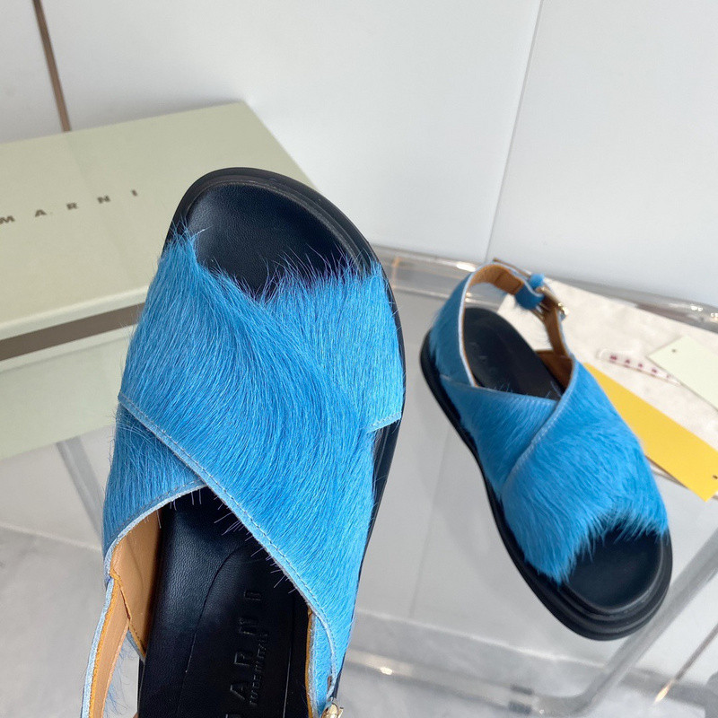 FUCHSIA LONG-HAIR CALFSKIN FUSSBETT