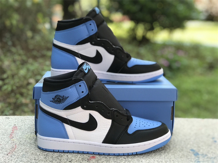 Air Jordan 1 High OG University Blue DZ5485-400