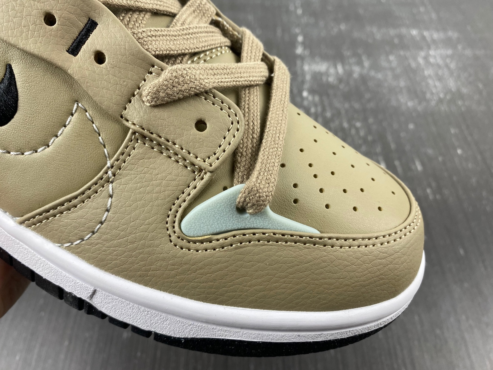 Nike WMNS Dunk Low Disrupt 2 Tan DV4024-200