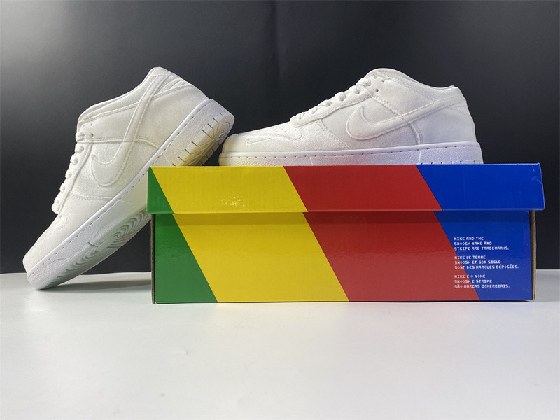 DOVER STREET MARKET (DSM) X NIKE DUNK LOW DH2686-100