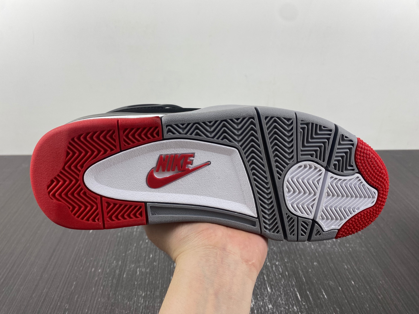 NIKE SB X R JORDAN 4 DR5415-060(This is not a classic model, the classic model is at the back!)