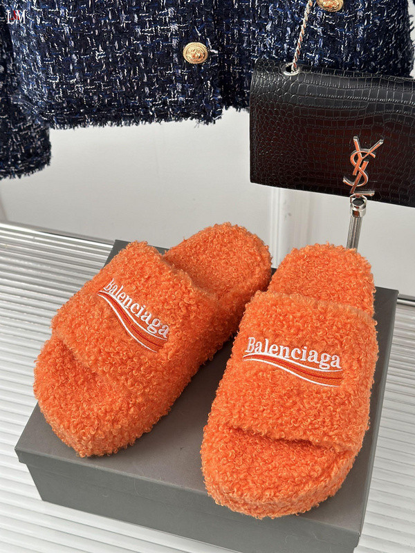 BALENCIAGA SLIDES