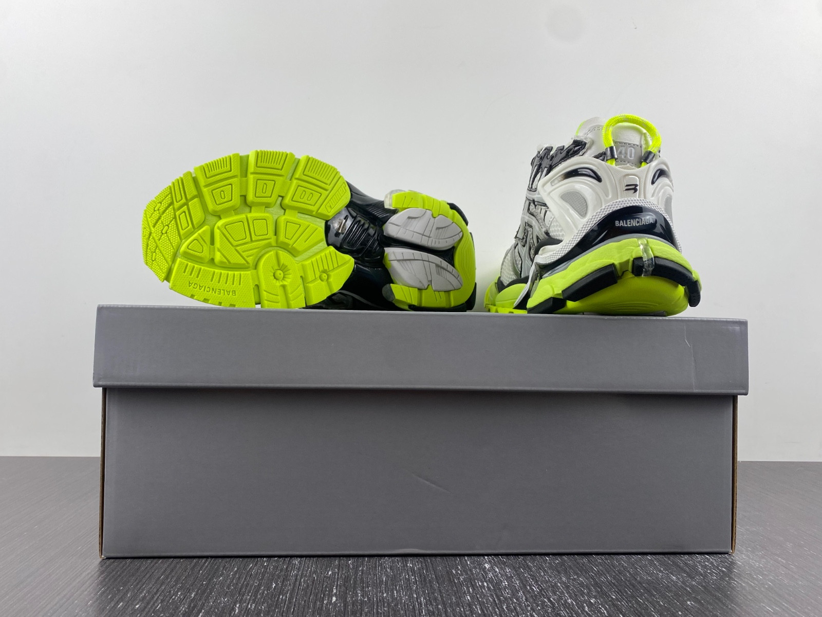 Ba*len*cia*ga runner 67403 w3rbp 1093