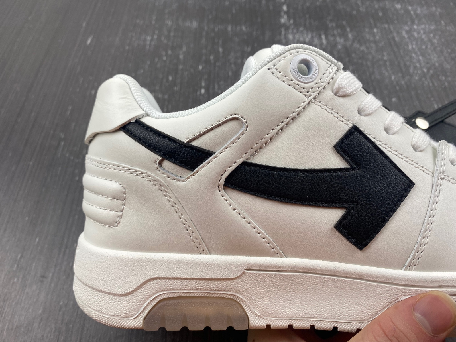 Off-White c/o Virgil Abloh